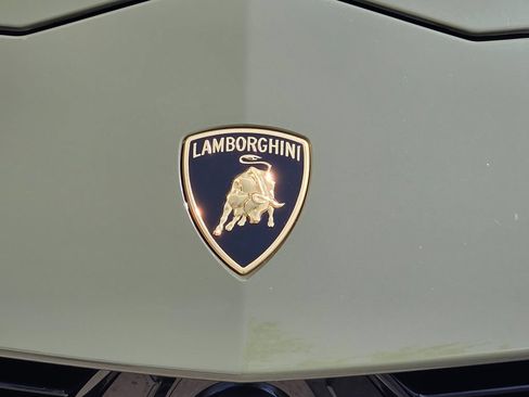 Used 2023 Lamborghini Urus Performante AWD/4WD image 26