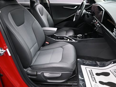 Used 2023 Kia Niro Wind w/ Wind Preserve Package image 35