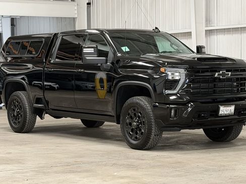 Used 2024 Chevrolet Silverado 2500 LTZ w/ LTZ Plus Package AWD/4WD image 9
