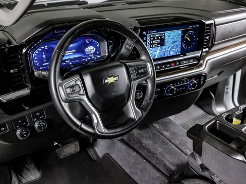 Used 2025 Chevrolet Silverado 2500 LT AWD/4WD image 16