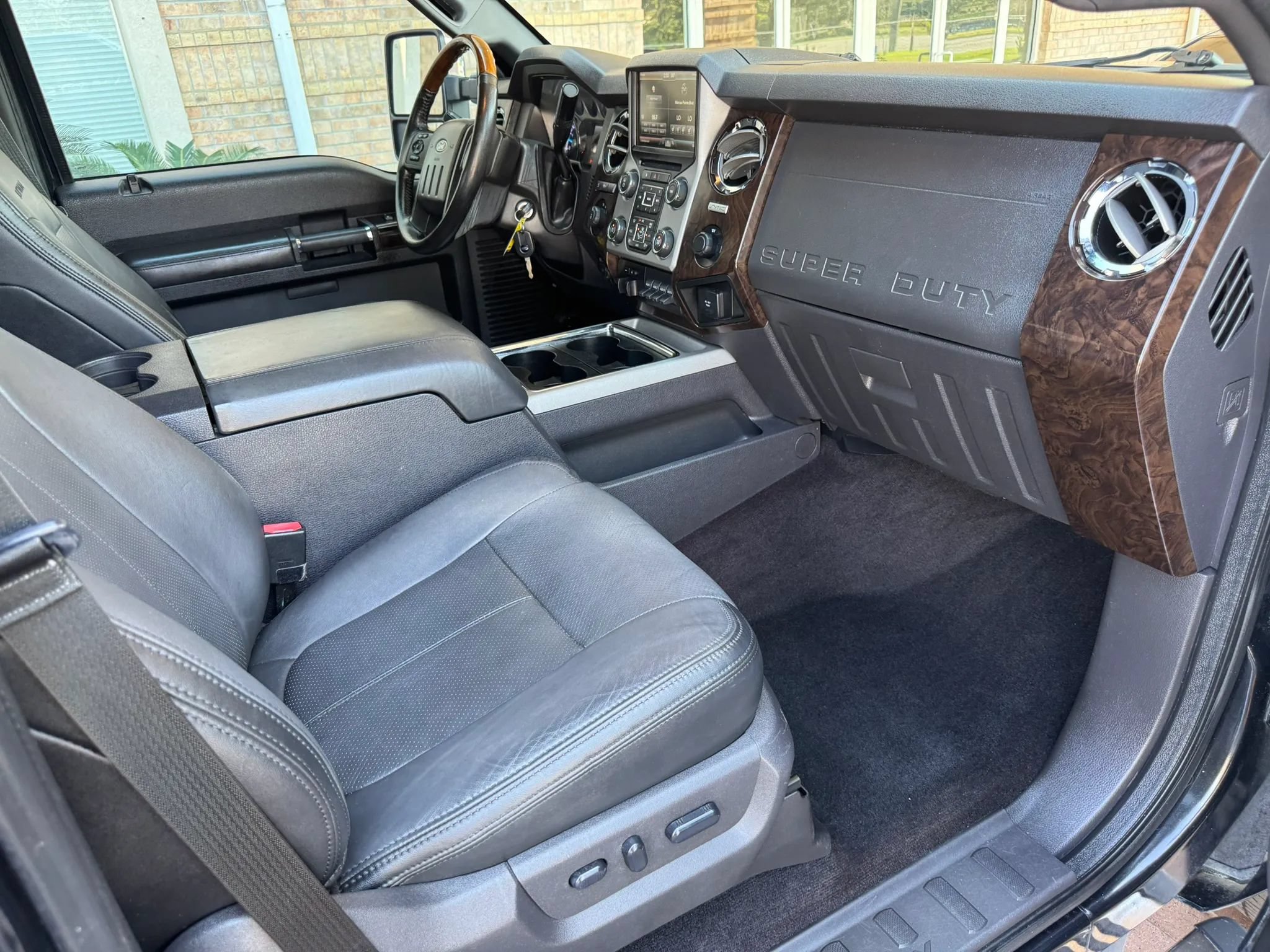 Used 2015 Ford F250 Platinum w/ FX4 Off-Road Package AWD/4WD image 28