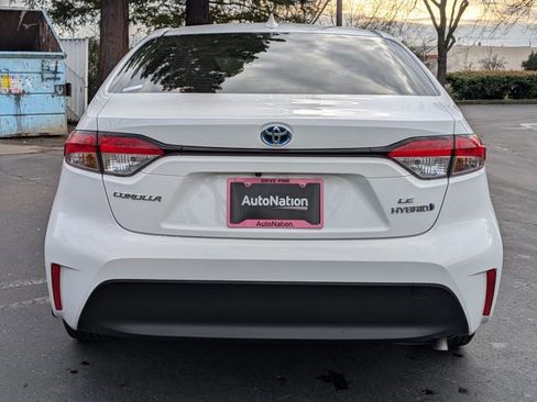 Used 2024 Toyota Corolla LE w/ LE Convenience Package image 7