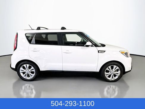 Used 2016 Kia Soul + image 4