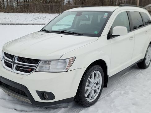 Used 2018 Dodge Journey SXT image 3