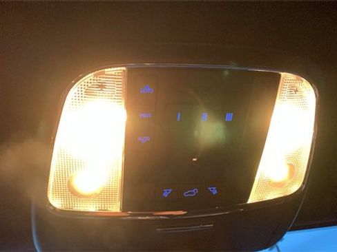 Used 2021 Jeep Grand Cherokee Limited image 16