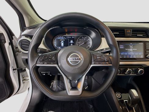 Used 2021 Nissan Versa SV image 13