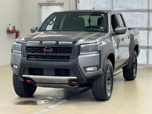 Used 2026 Nissan Frontier PRO-4X AWD/4WD image 3