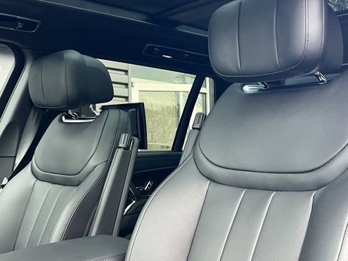 New 2025 Land Rover Range Rover Long Wheelbase Autobiography image 18