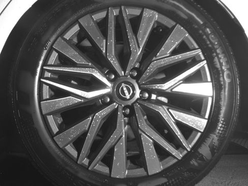 Used 2025 Nissan Altima 2.5 SV image 14