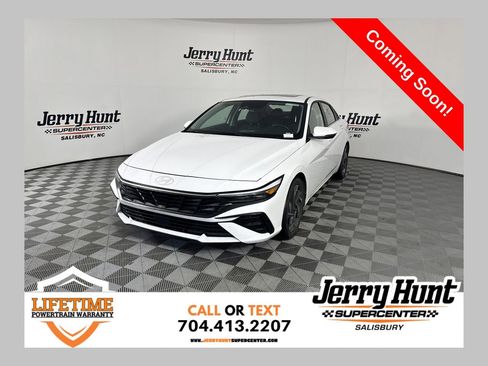 Used 2025 Hyundai Elantra Limited image 1