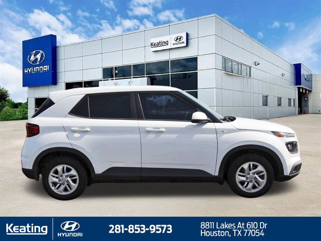 Used 2021 Hyundai Venue SE FWD image 4