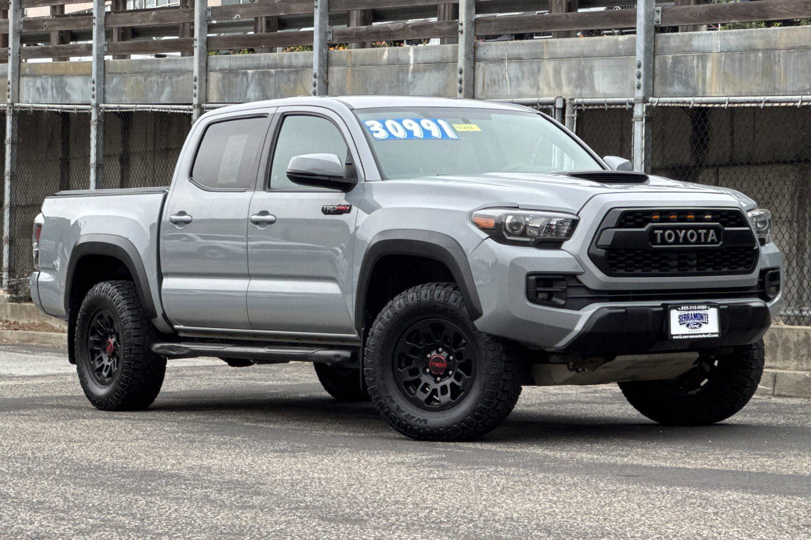 Used 2017 Toyota Tacoma TRD Pro AWD/4WD image 2