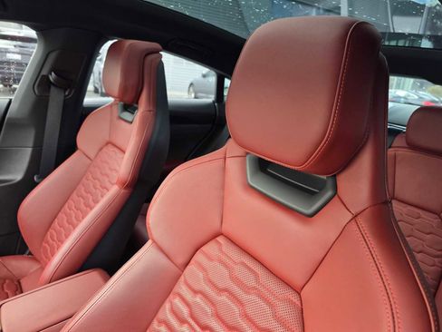 Used 2022 Audi e-tron GT Prestige image 26