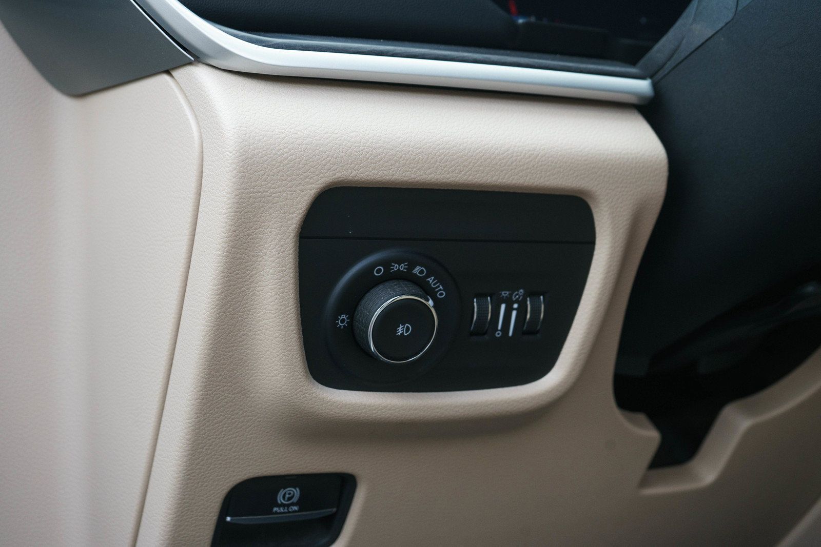 Used 2022 Jeep Grand Cherokee L Limited AWD/4WD image 22