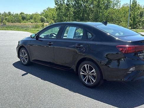 Used 2023 Kia Forte LXS w/ LXS Technology Package FWD image 8