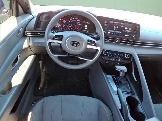 Used 2021 Hyundai Elantra SEL FWD image 18
