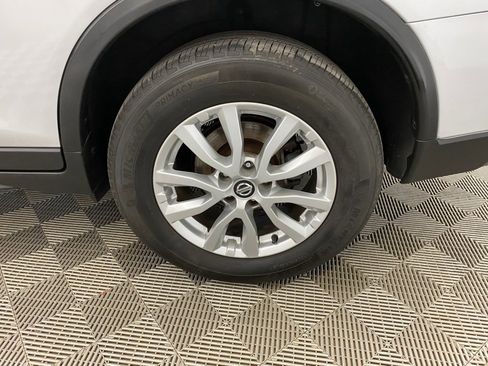 Used 2018 Nissan Rogue SV image 7