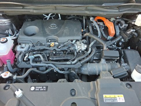 Used 2024 Toyota Sienna Platinum AWD/4WD image 32