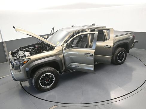Used 2025 Toyota Tacoma TRD Off-Road w/ TRD Off Road Premium Package AWD/4WD image 77