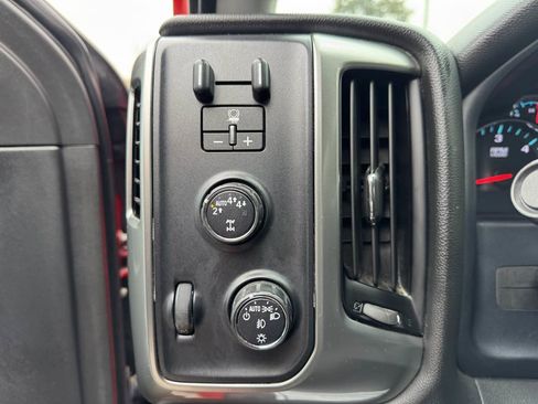 Used 2018 Chevrolet Silverado 1500 LT w/ All Star Edition image 10