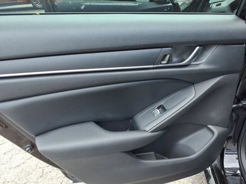 Used 2022 Honda Accord Sport image 18