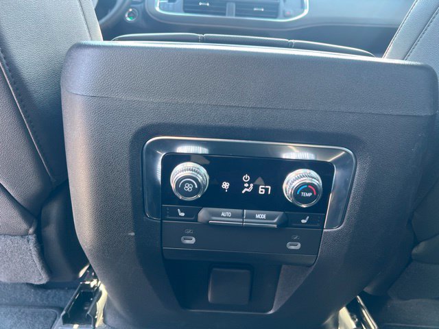 Used 2023 GMC Yukon XL SLT w/ SLT Premium Package AWD/4WD image 24