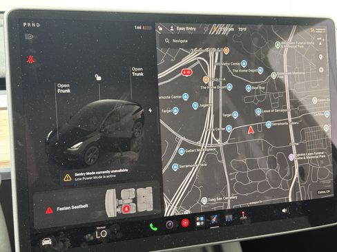 Used 2024 Tesla Model Y 2WD image 23