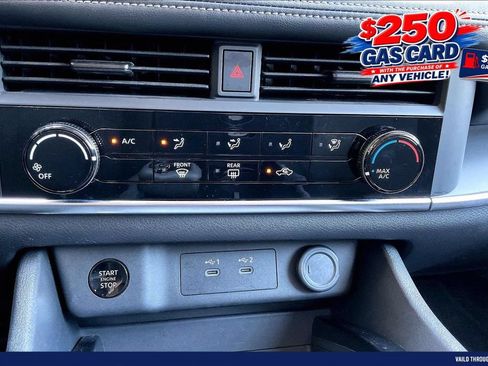 Used 2024 Nissan Rogue S FWD image 31