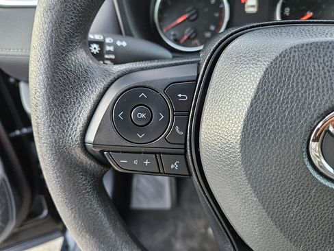 Used 2022 Toyota RAV4 XLE AWD/4WD image 19