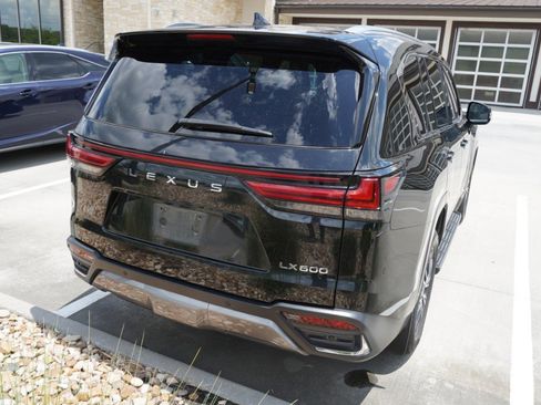 Used 2024 Lexus LX 600 4WD w/ Interior Upgrade Package image 5
