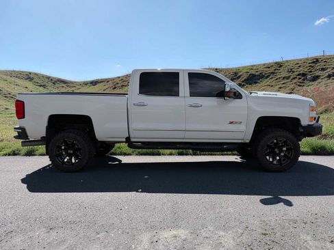 Used 2018 Chevrolet Silverado 3500 LTZ AWD/4WD image 7