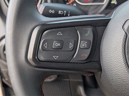 Used 2025 Jeep Wrangler Unlimited Rubicon image 24