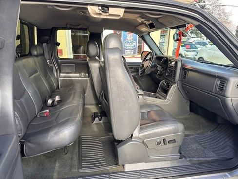 Used 2004 Chevrolet Silverado 2500 LT w/ Heavy-Duty Power Package image 23