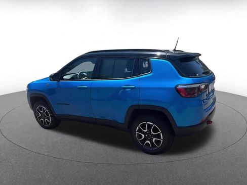 Used 2025 Jeep Compass Trailhawk AWD/4WD image 10