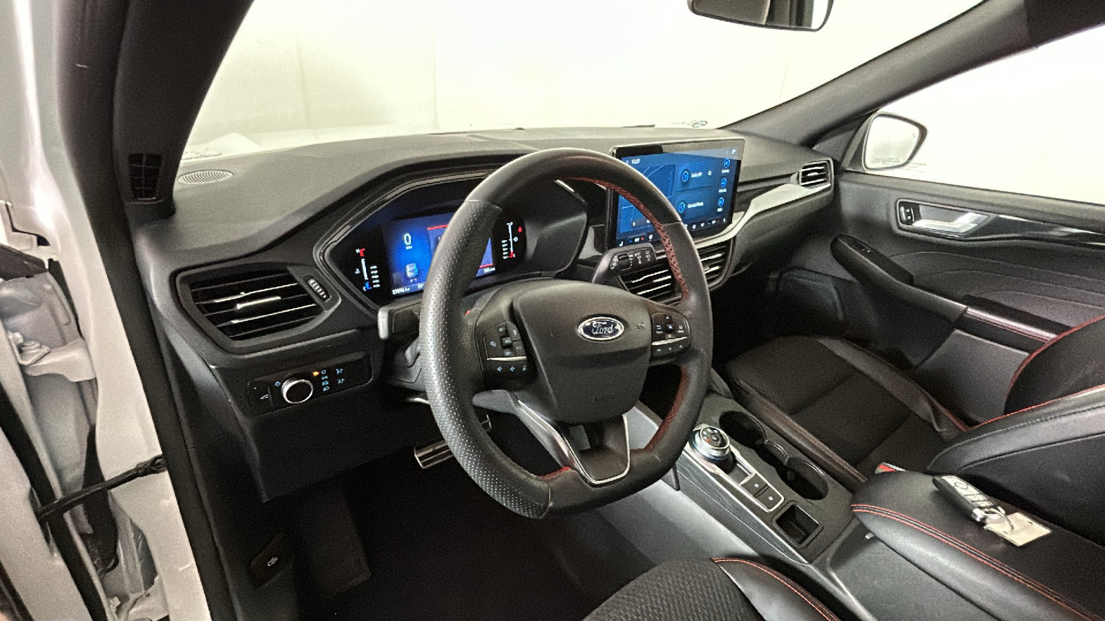 Used 2023 Ford Escape ST-Line w/ Tech Pack #1 AWD/4WD image 16