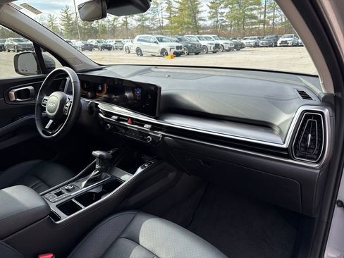 Used 2025 Kia Sorento S w/ Panoramic Sunroof Package image 31