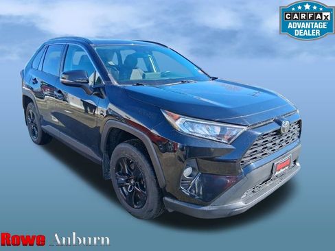 Used 2019 Toyota RAV4 XLE w/ Convenience Package image 1