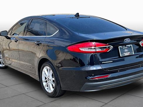 Used 2019 Ford Fusion SE FWD image 12