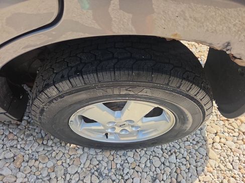 Used 2012 Ford Escape XLT AWD/4WD image 16