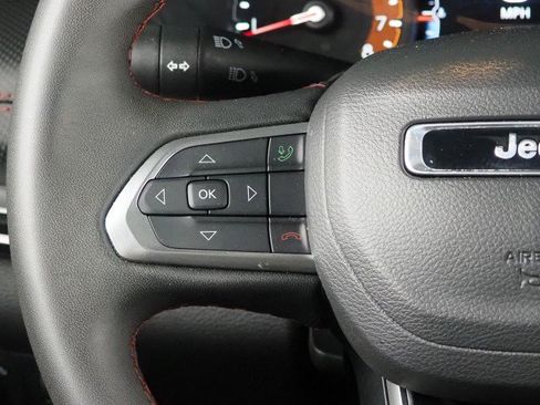 Used 2025 Jeep Compass Trailhawk AWD/4WD image 21