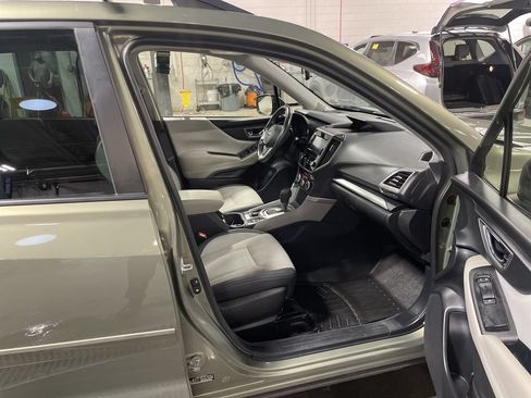 Used 2021 Subaru Forester Premium AWD/4WD image 29