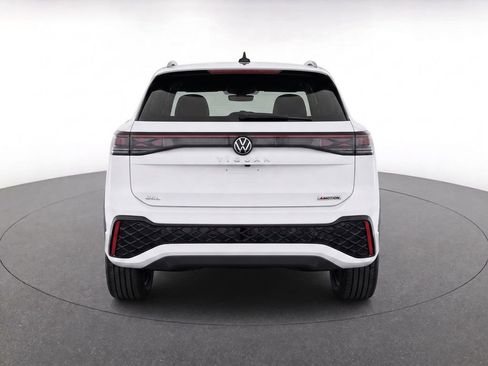 Used 2025 Volkswagen Tiguan SEL R-Line AWD/4WD image 8