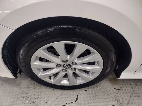 Used 2019 Toyota Camry LE w/ Carpet Mat Package FWD image 5