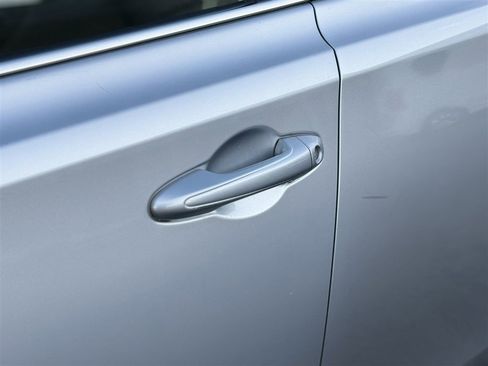 Used 2016 Toyota RAV4 XLE image 11