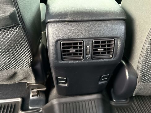 Used 2018 Toyota 4Runner SR5 AWD/4WD image 15