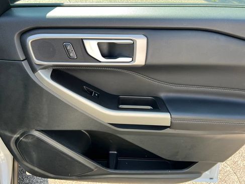 Used 2023 Ford Explorer XLT RWD image 19
