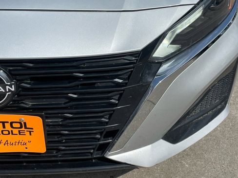 Used 2024 Nissan Altima 2.5 SV image 8