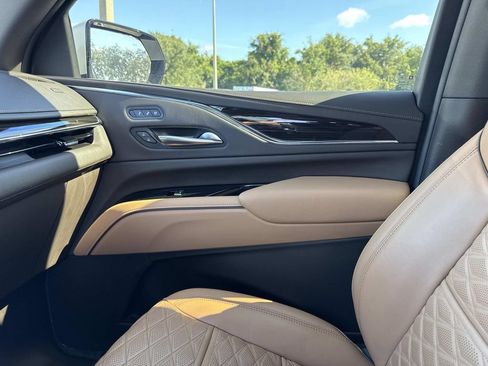 Used 2024 Cadillac Escalade ESV Sport w/ LPO, ONYX Package AWD/4WD image 23