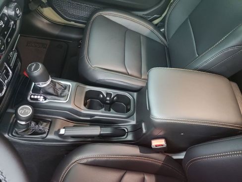 New 2025 Jeep Gladiator Sport image 29