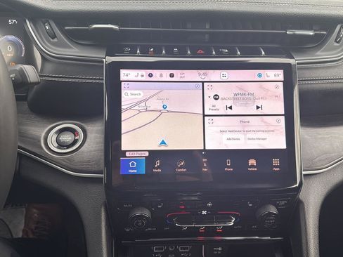 Used 2023 Jeep Grand Cherokee Limited image 15